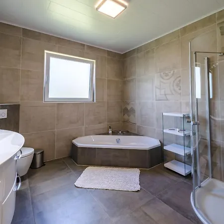 Urlaubsapartment Am Silbersee Villach Room photo